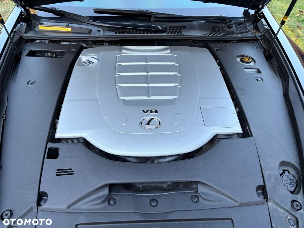 Lexus LS - 10