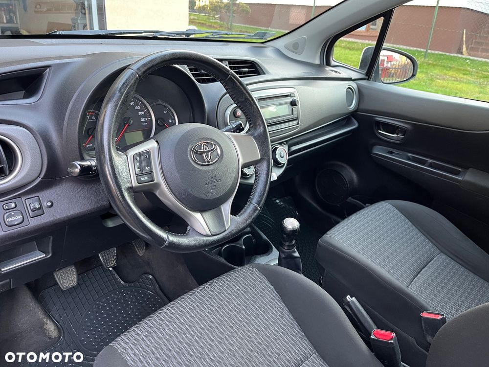 Toyota Yaris 1.0 Sol - 12