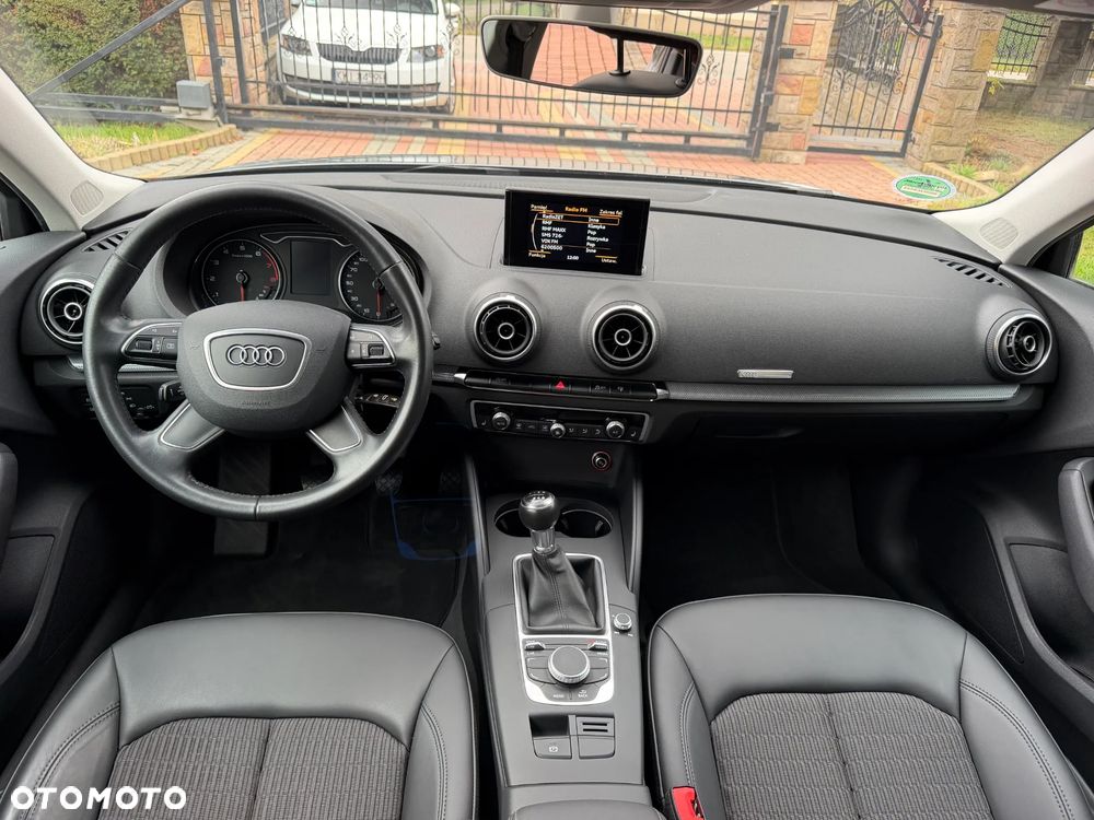Audi A3 Sportback 1.8 TFSI Ambiente - 14
