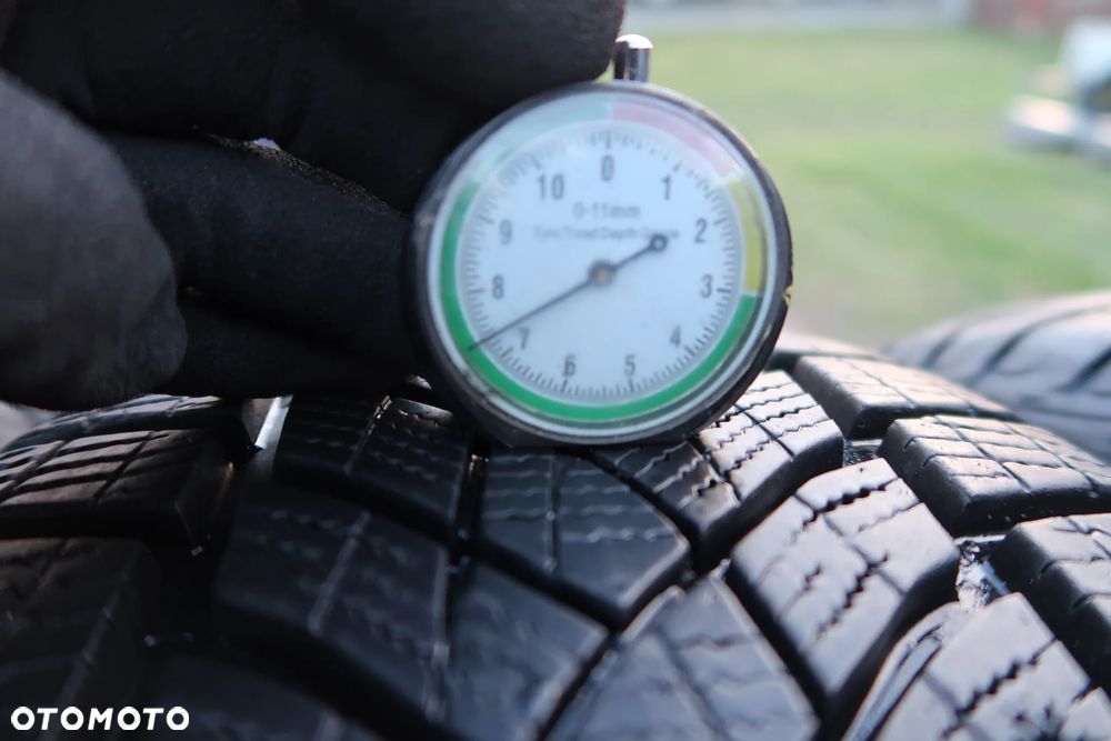 215/55R18 Goodyear UltraGrip Performance opony zimowe - 5