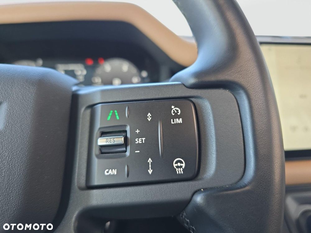 Land Rover Defender - 13