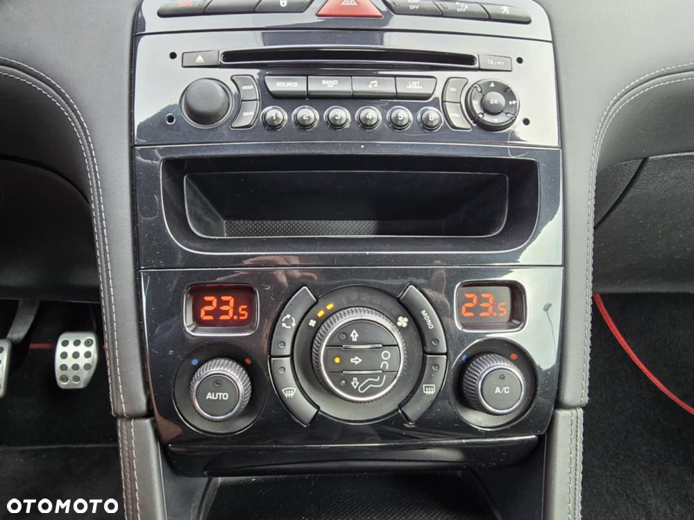 Peugeot RCZ 1.6 200 THP - 32