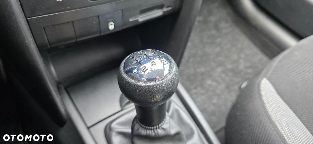 Peugeot 207 75 Urban Move - 23