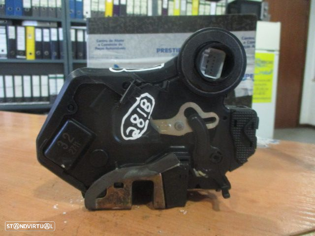 Fecho FEC2818 TOYOTA COROLLA SW 2003 TRAS ESQ ELETRICO - 2