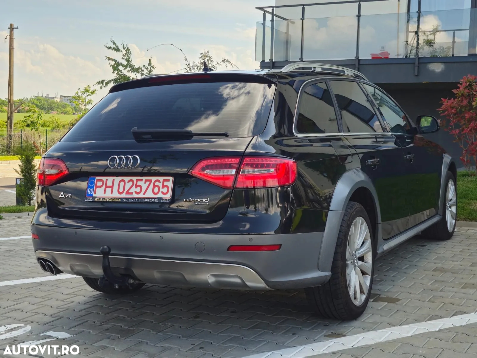 Audi A4 Avant 2.0 TDI DPF quattro S tronic Attraction - 4