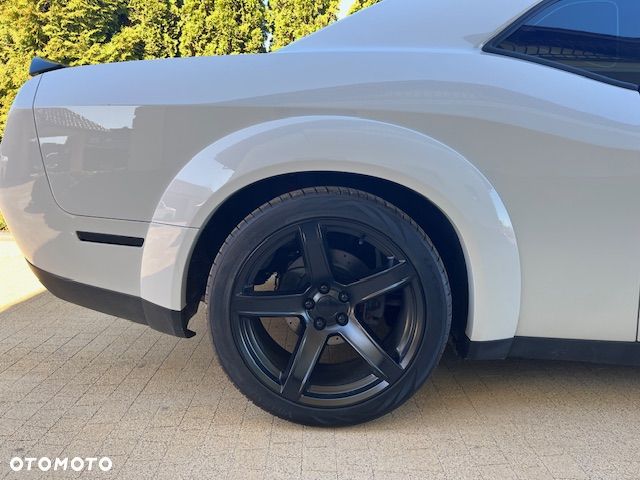Dodge Challenger 5.7 R/T - 16