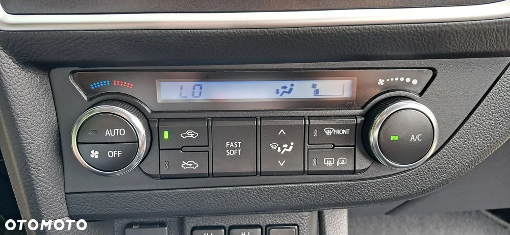 Toyota Auris 1.6 Premium Start - 35
