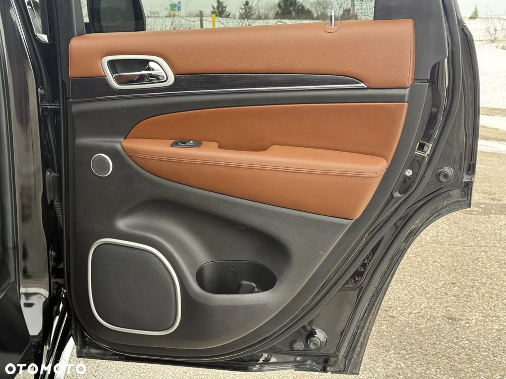 Jeep Grand Cherokee 5.7 V8 Summit - 35