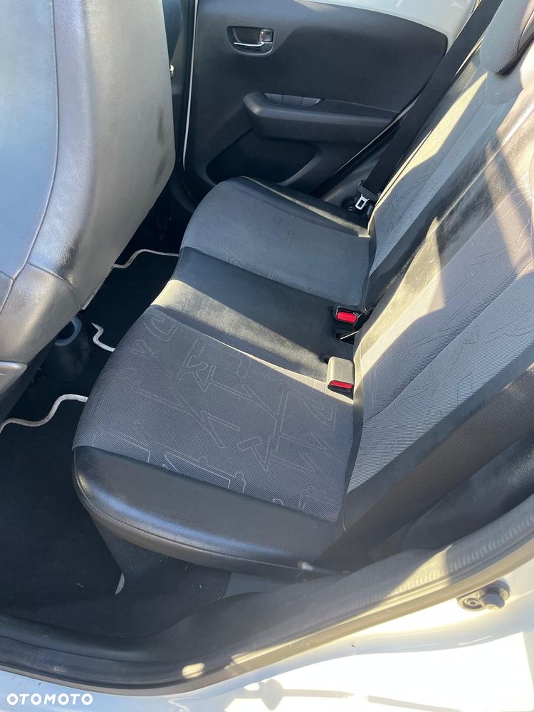 Toyota Aygo x-play - 14