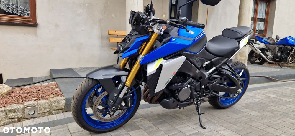 Suzuki GSX 1000 - 17