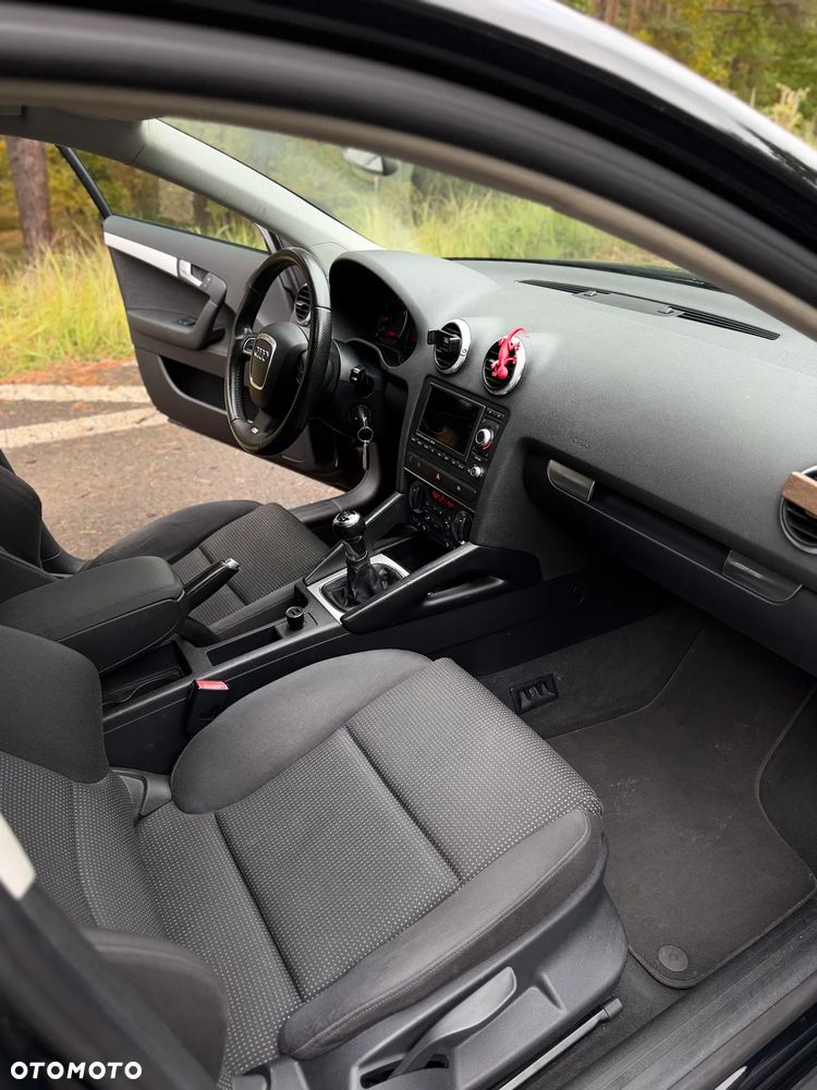 Audi A3 Sportback 1.6 FSI Ambition - 11