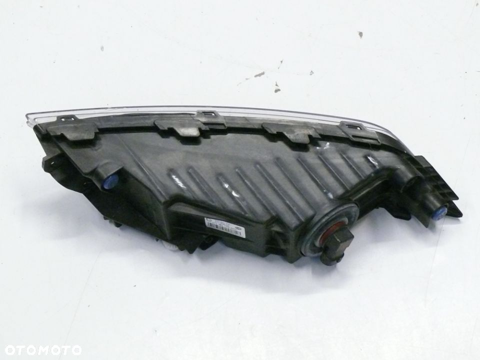 HALOGEN PRAWY SKODA SUPERB III 3V0 2016 - 3