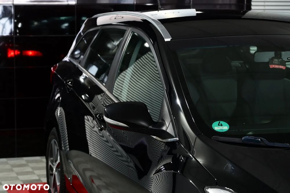 Hyundai i30 i30cw 1.6 Automatik Style - 36