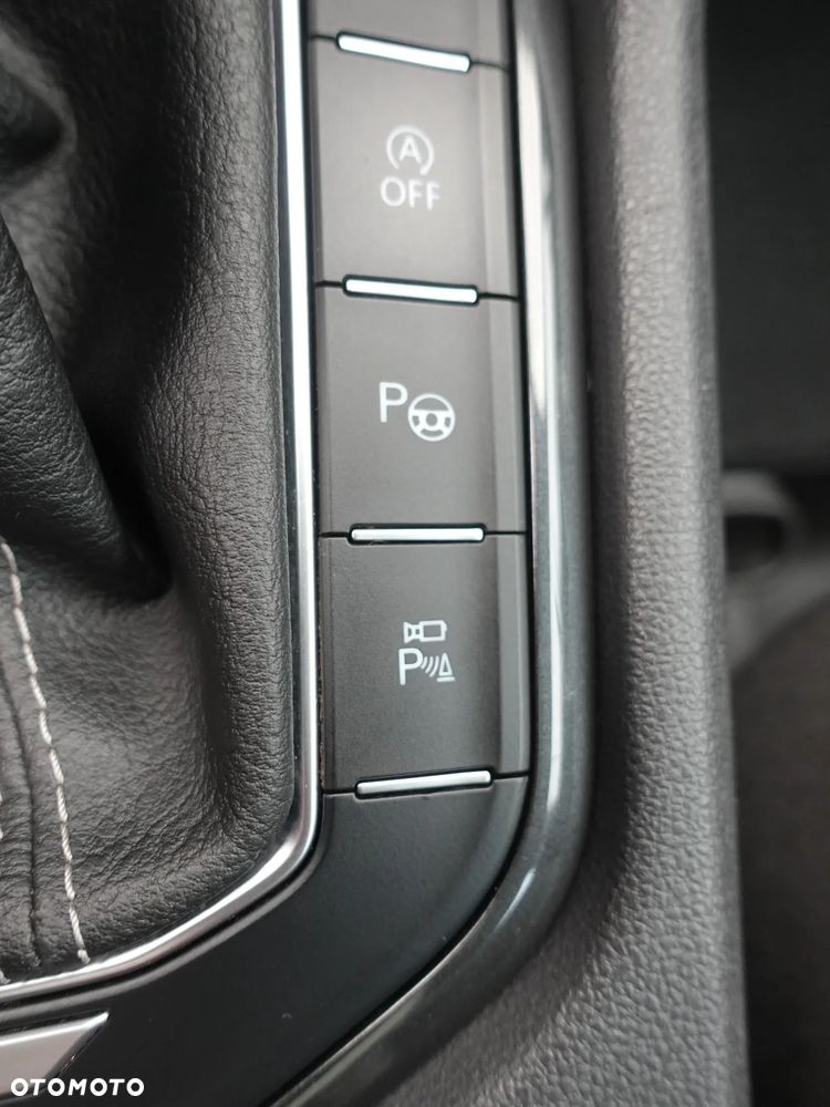 Volkswagen Tiguan 2.0 TDI SCR 4MotION DSG R-Line - 11
