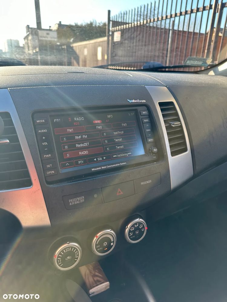 Mitsubishi Outlander - 7