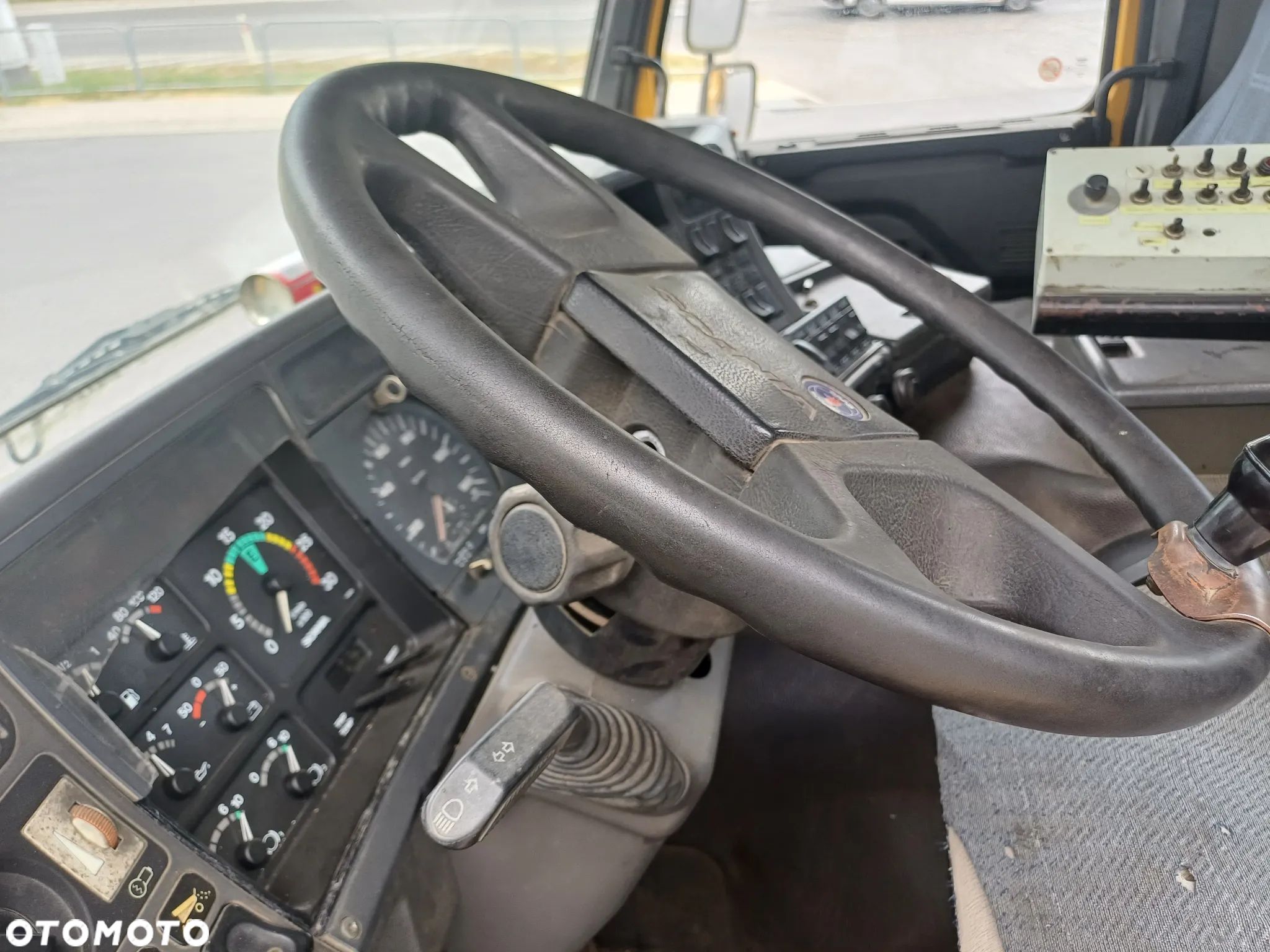 Scania P 93 HL - 8