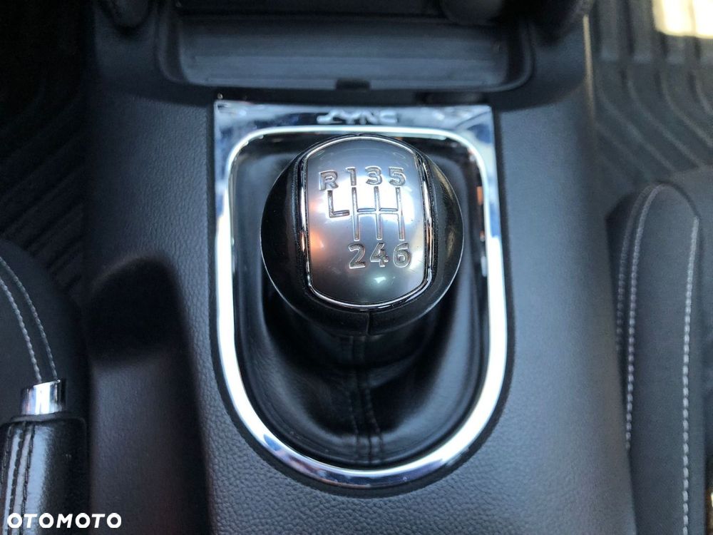 Ford Mustang 5.0 V8 GT - 32