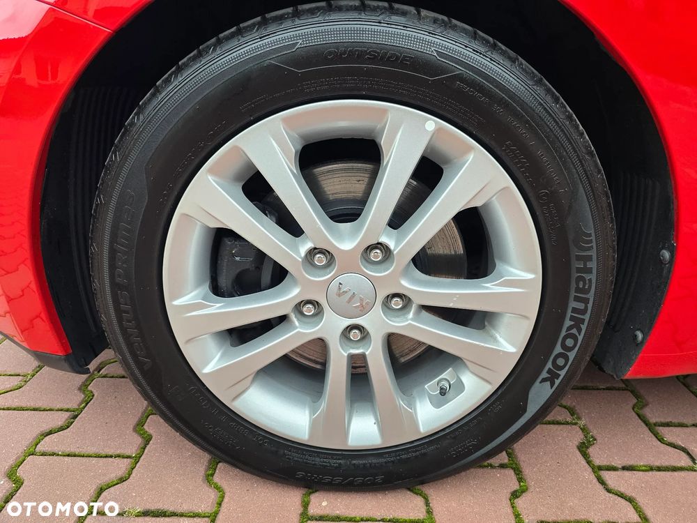 Kia Ceed 1.6 CRDi 128 Dream Team Edition - 34