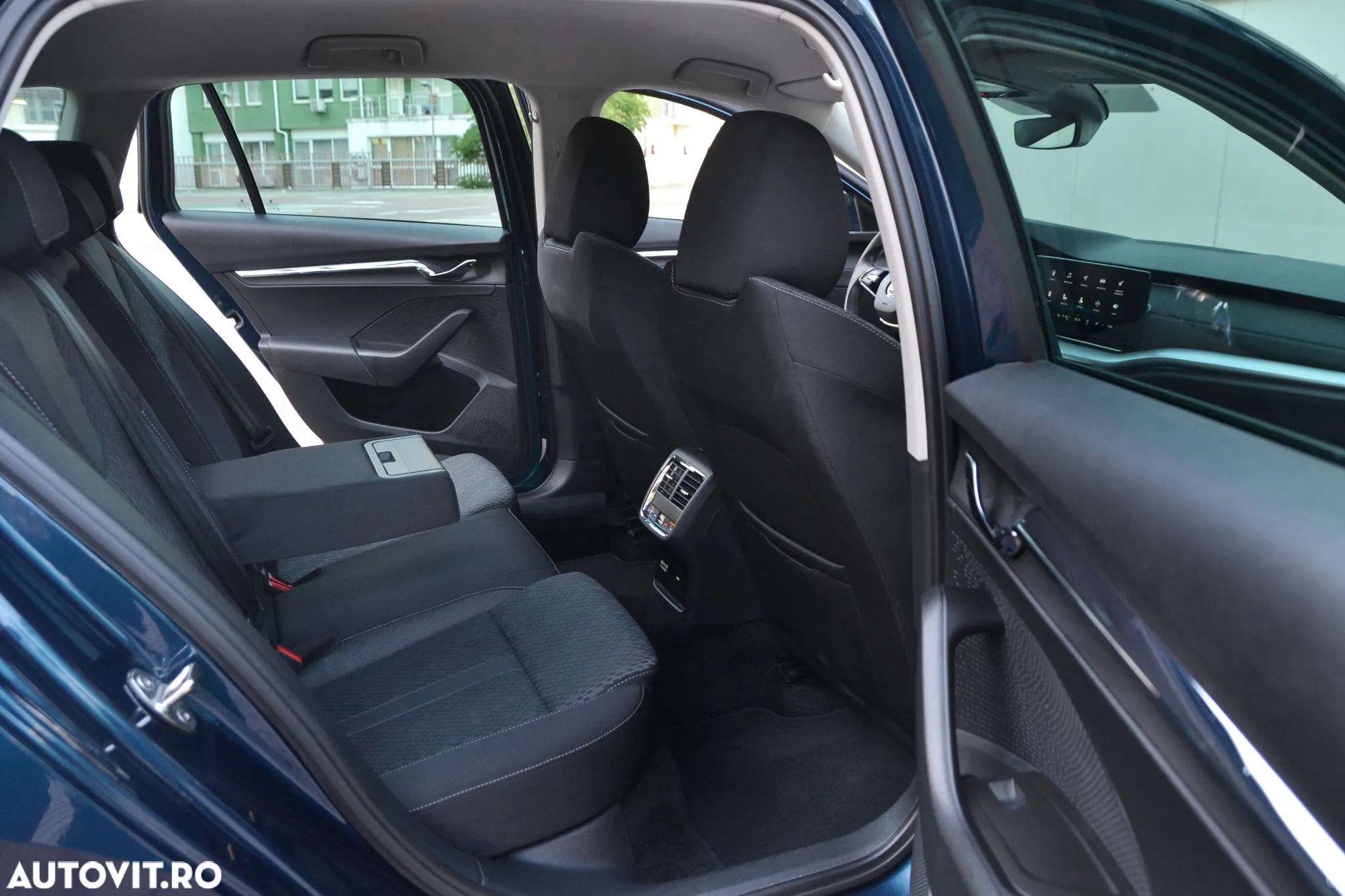 Skoda Octavia Combi 2.0 TDI DSG 4X4 Style - 14
