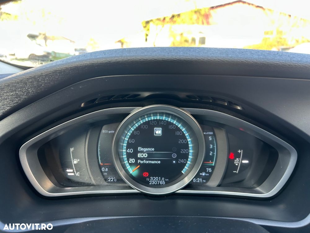 Volvo V40 D4 VEA Momentum - 15