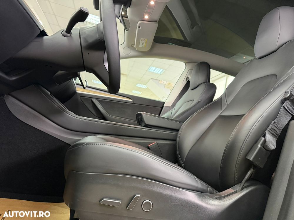 Tesla Model Y - 6