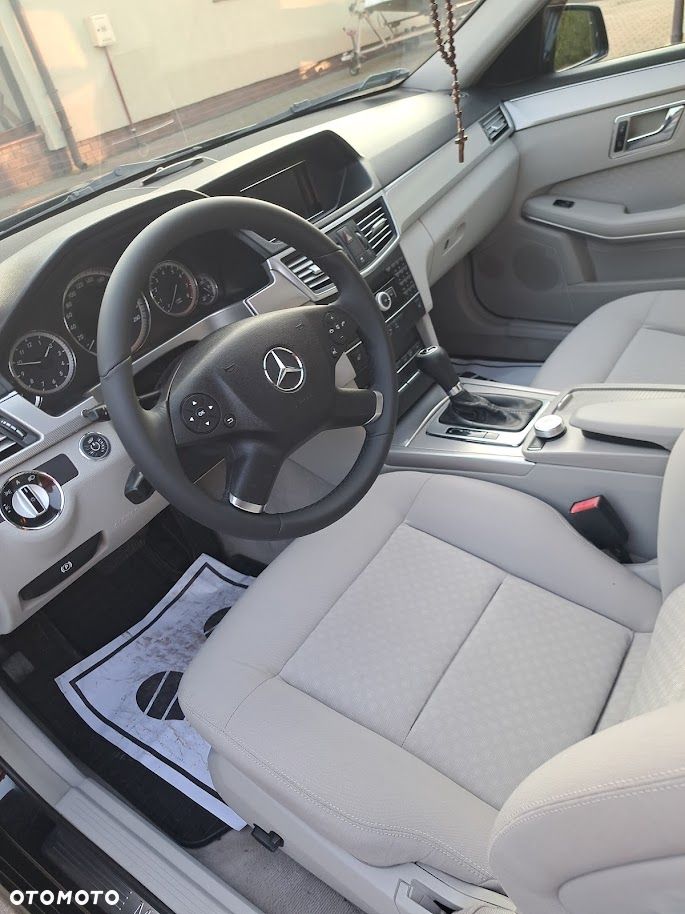 Mercedes-Benz Klasa E 250 CGI BlueEffICIENCY Avantgarde - 8