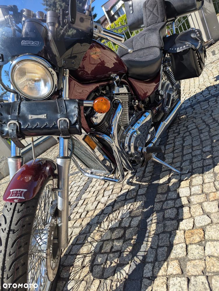 Suzuki Intruder - 8