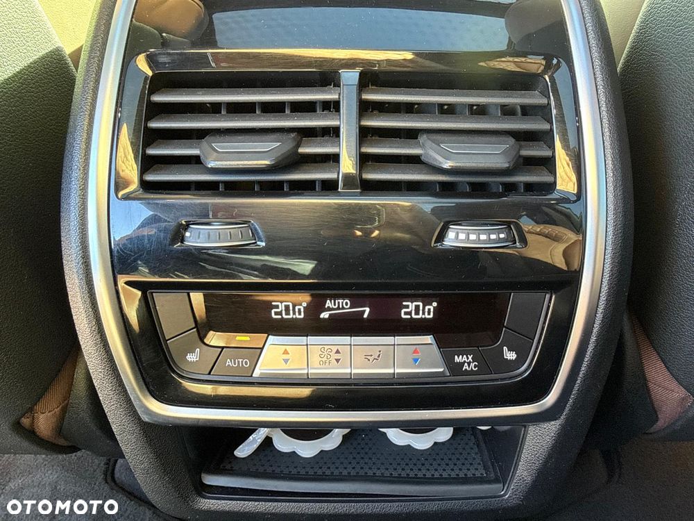 BMW X7 M50d sport - 35