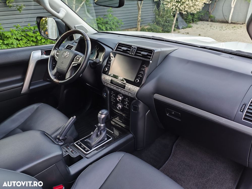 Toyota Land Cruiser 2.8l D-4D 204 CP A/T Luxury Black Matte Edition - 6