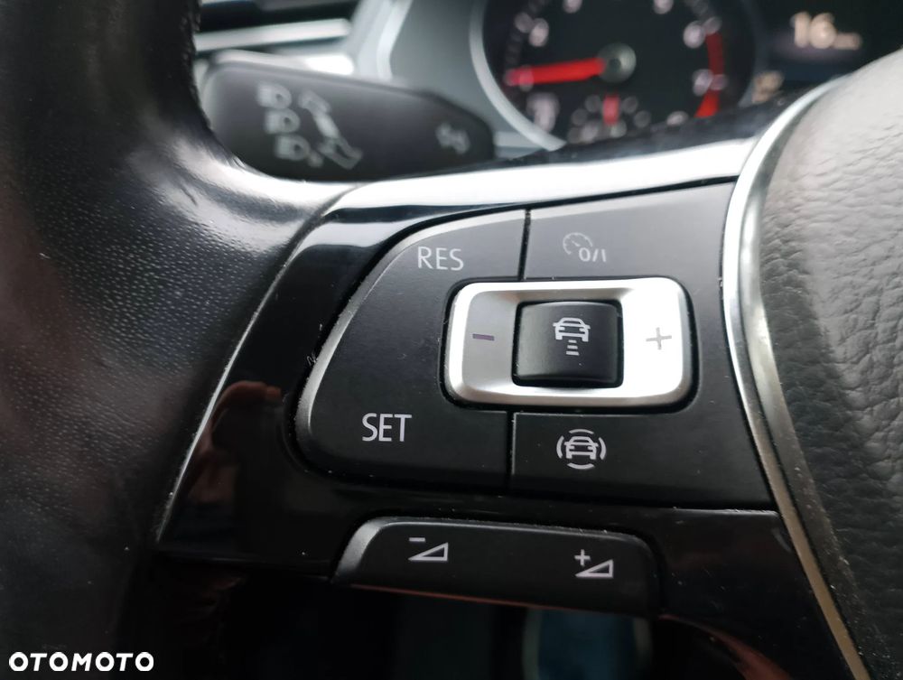Volkswagen Passat 1.5 TSI EVO Elegance - 6