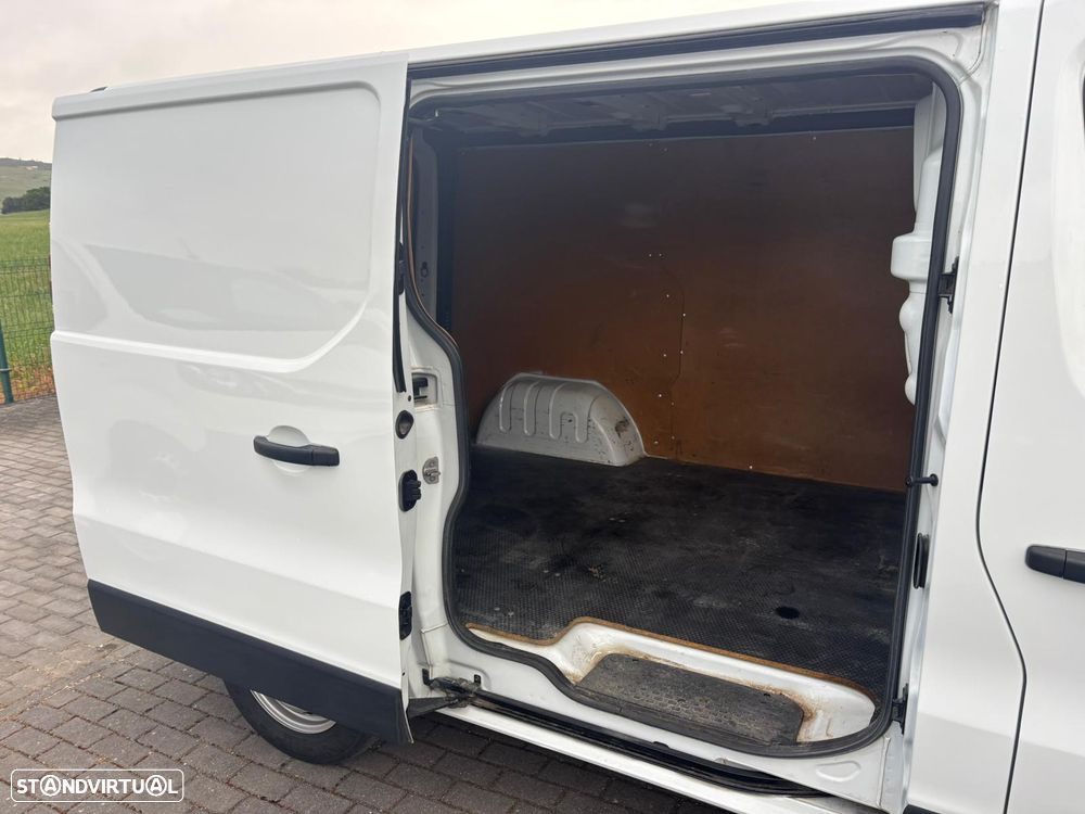 Renault Trafic 2.0 DCI IVA DEDUTIVEL A/C - 9