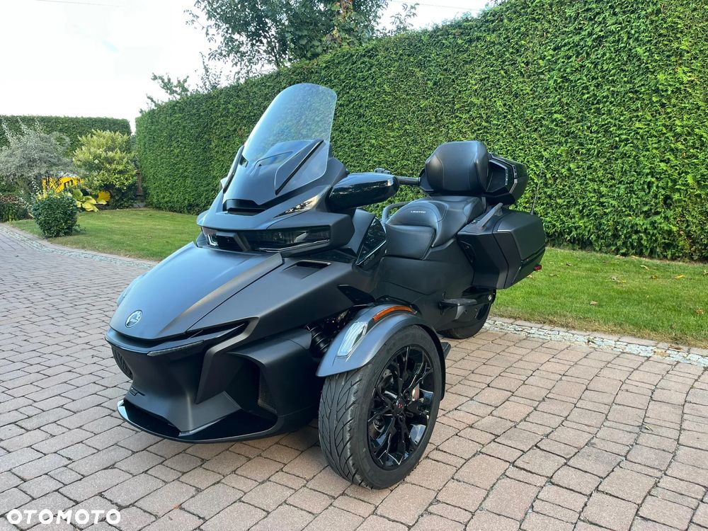 Can-Am Spyder - 2