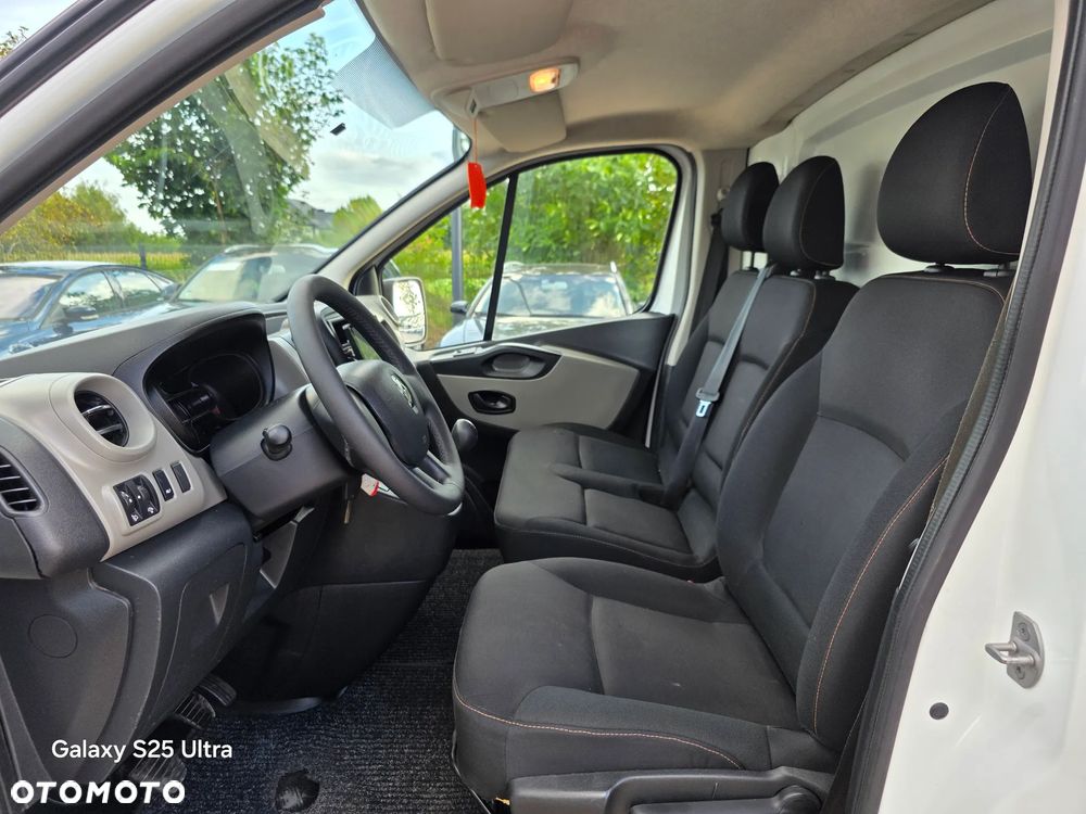 Renault Trafic - 25