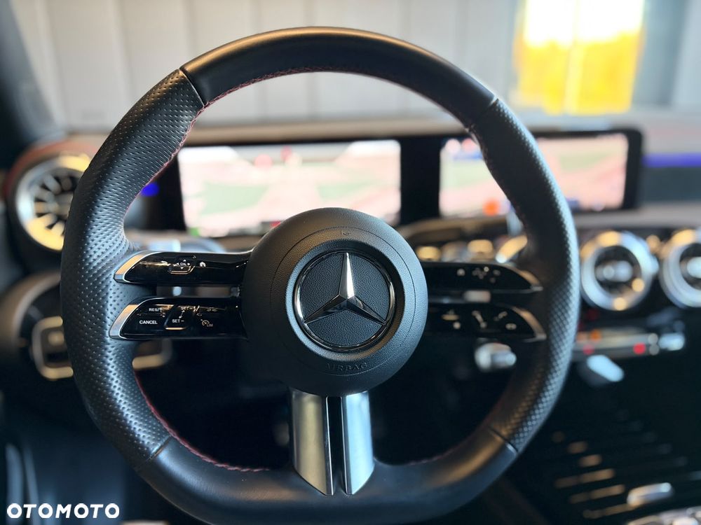 Mercedes-Benz CLA 200 AMG Line 7G-DCT - 14