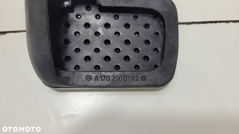 ORYGINALNA NAKŁADKA NA PEDAŁ MERCEDES AMG - 5