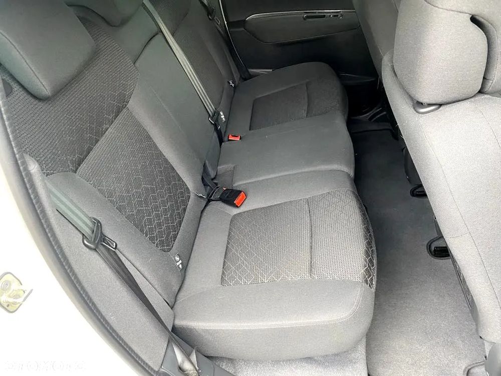 Peugeot 3008 1.6 BlueHDi Style S&S - 20