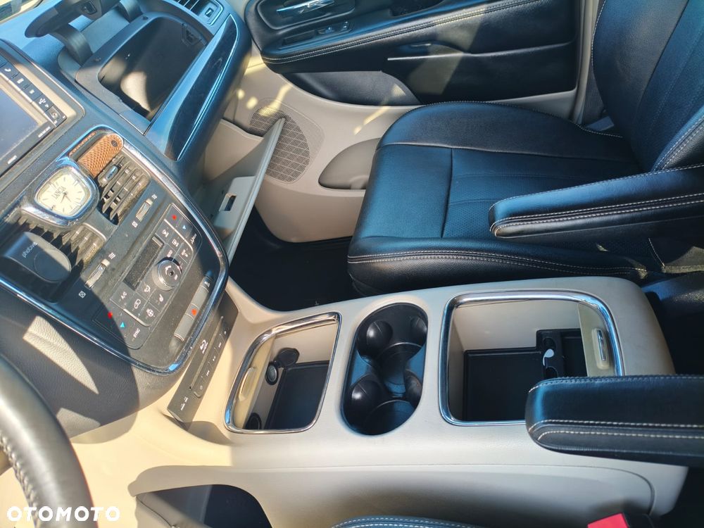 Lancia Voyager - 11