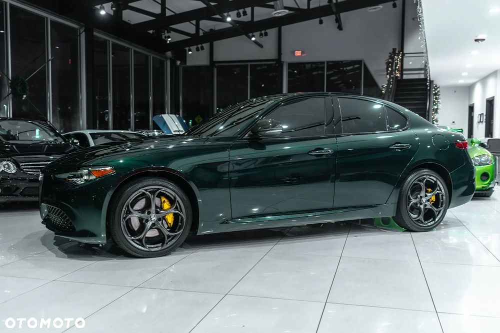 Alfa Romeo Giulia 2.0 Turbo 16V AT8-Q4 Veloce - 6