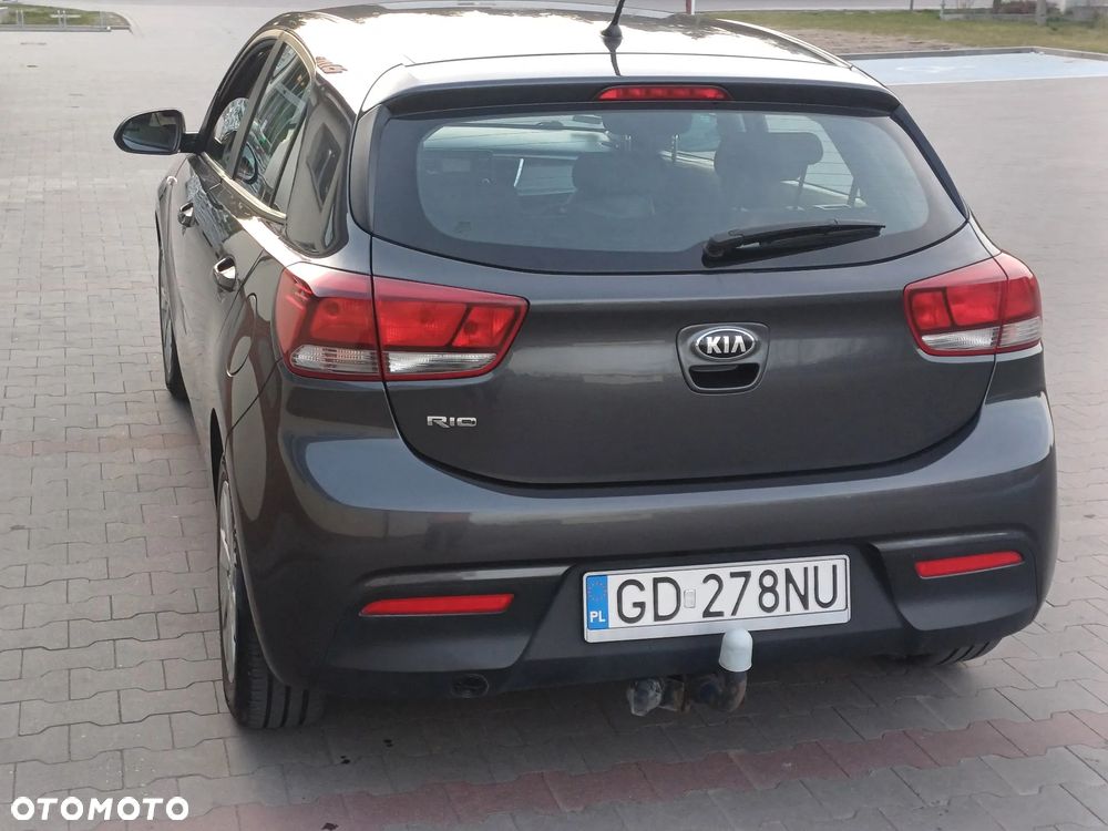 Kia Rio 1.2 Business Line - 12