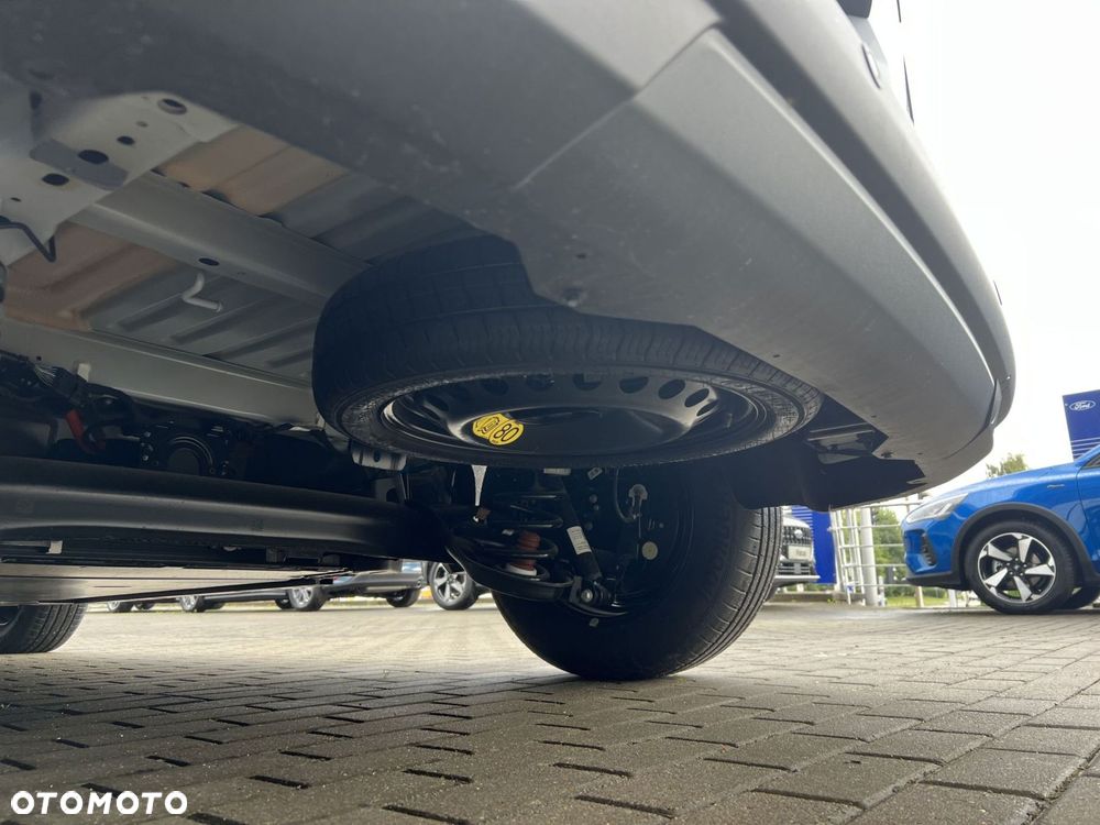 Ford Transit Courier - 22
