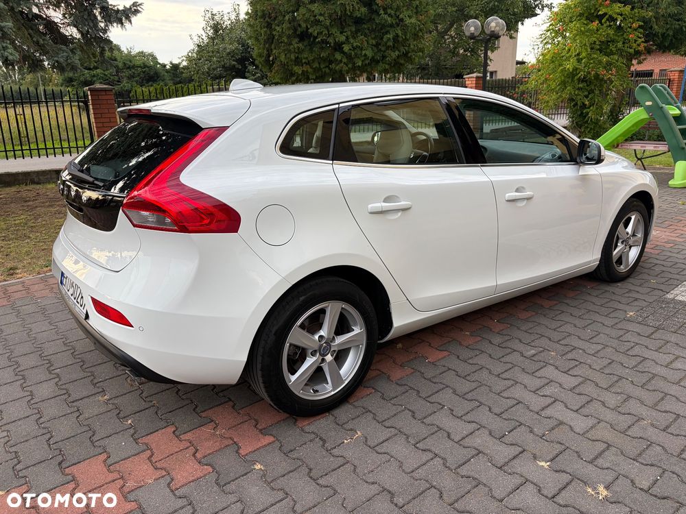 Volvo V40 D3 Momentum - 6