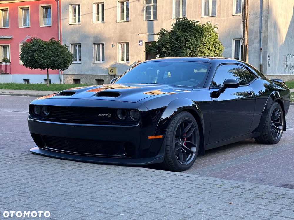 Dodge Challenger - 1