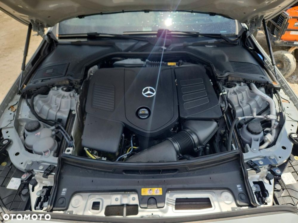 Mercedes-Benz Klasa C 300 9G-TRONIC AMG Line - 14