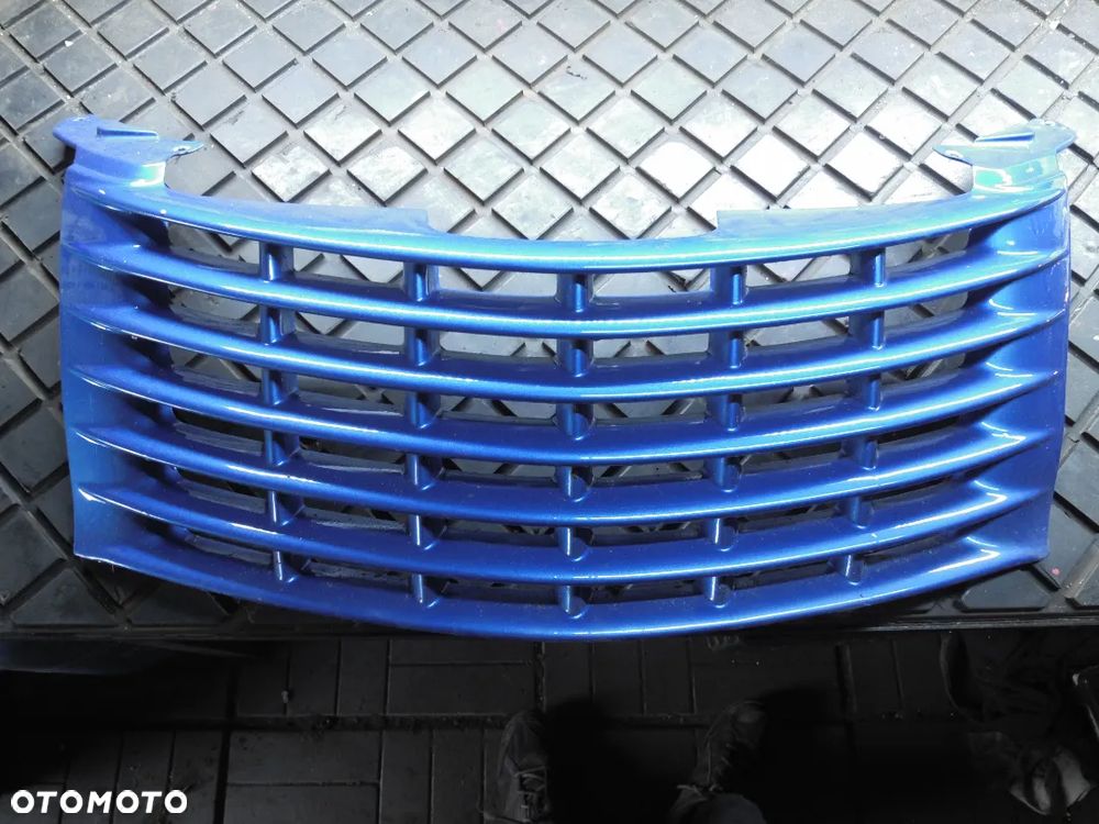 GRILL ATRAPA CHRYSLER PT CRUISER - 1