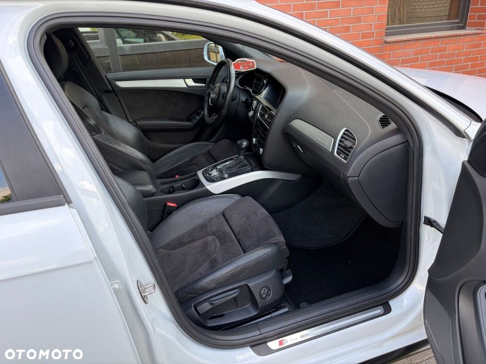 Audi A4 Avant 3.0 TDI DPF clean diesel quattro S tronic S line Sportpaket - 12