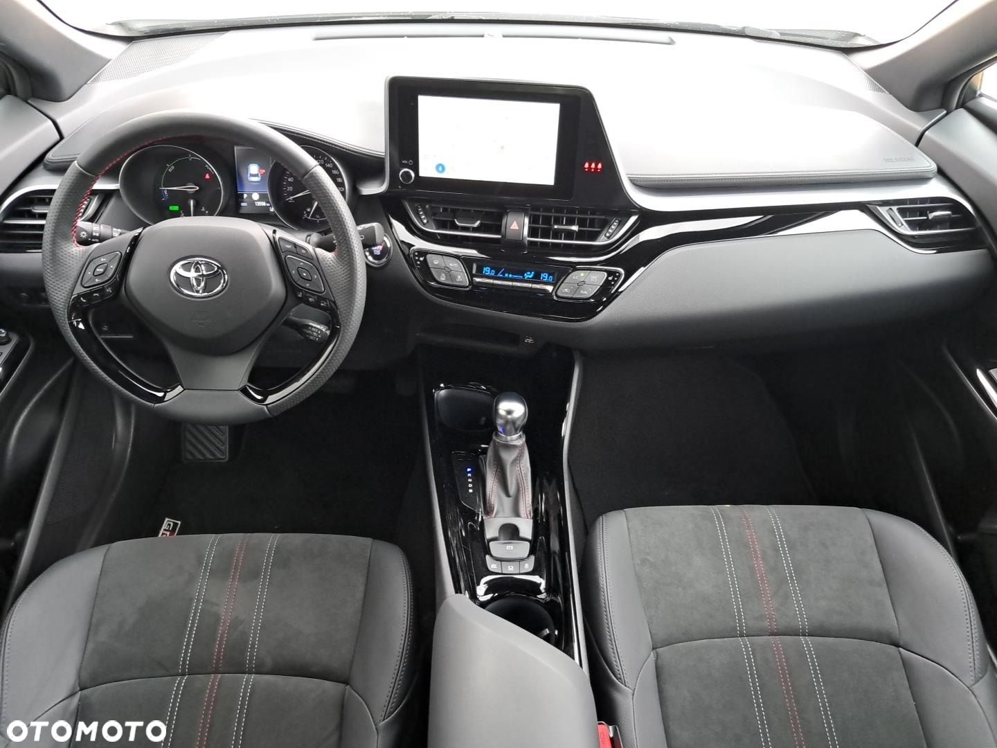 Toyota C-HR - 12