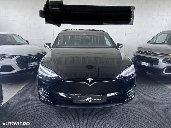 Tesla Model X - 2