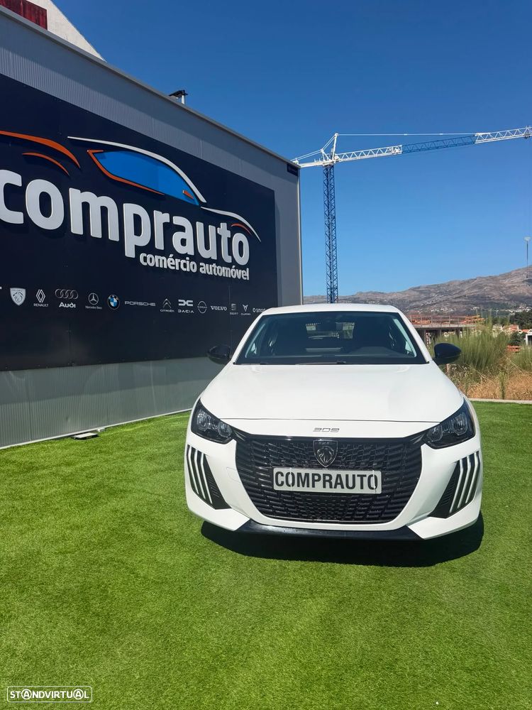 Peugeot 208 - 1