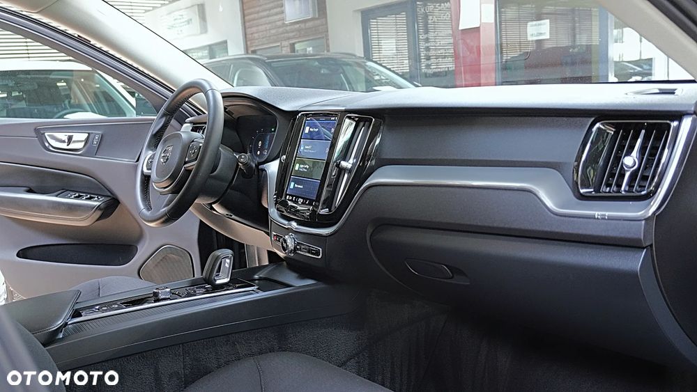 Volvo XC 60 B4 B Momentum Pro - 15