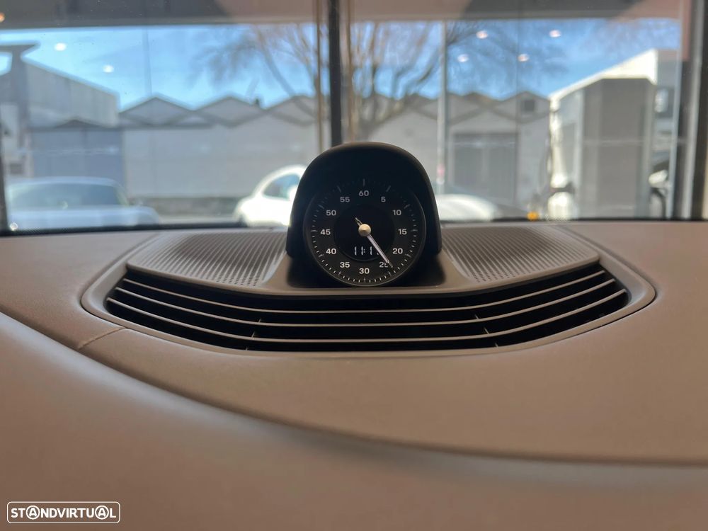 Porsche Taycan Cross Turismo 4 - 37